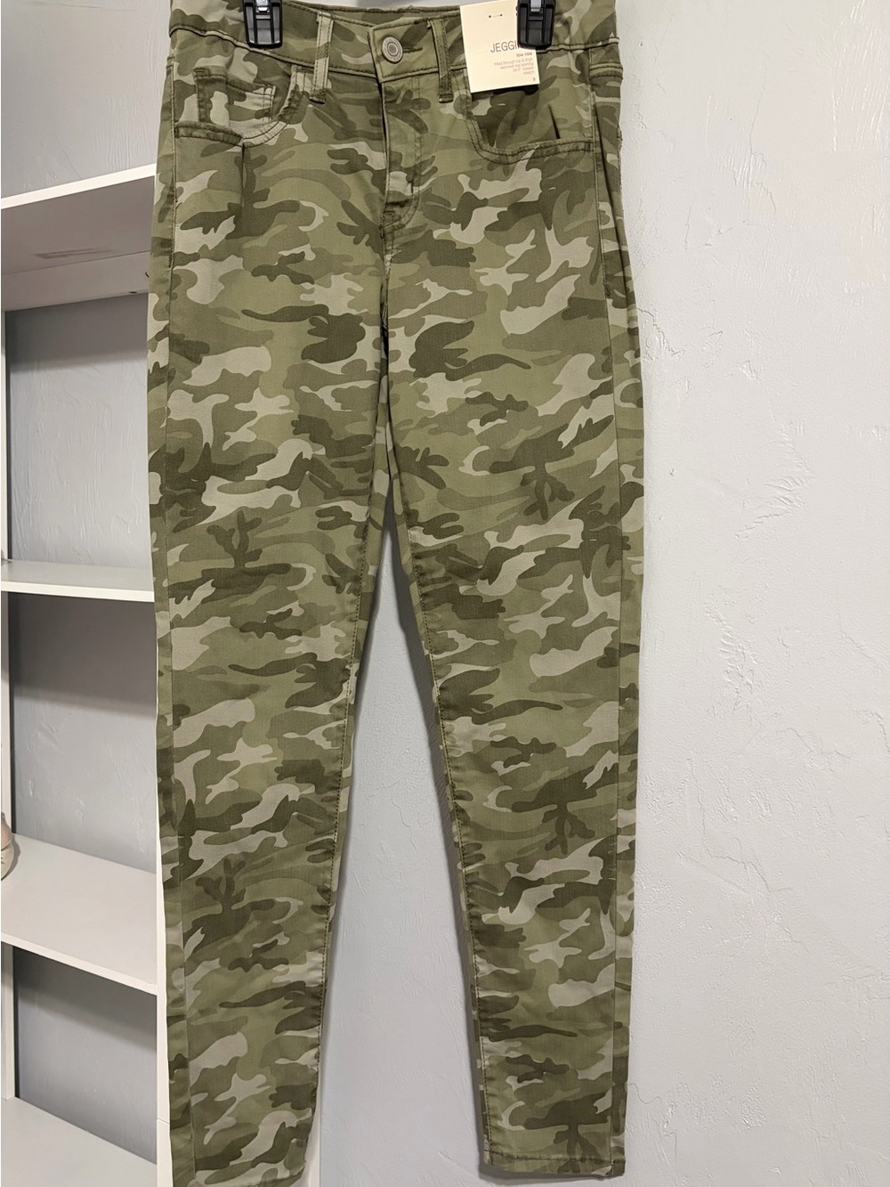 SO Juniors Olive Camo Jeggings - Green Camo - Picture 2 of 9
